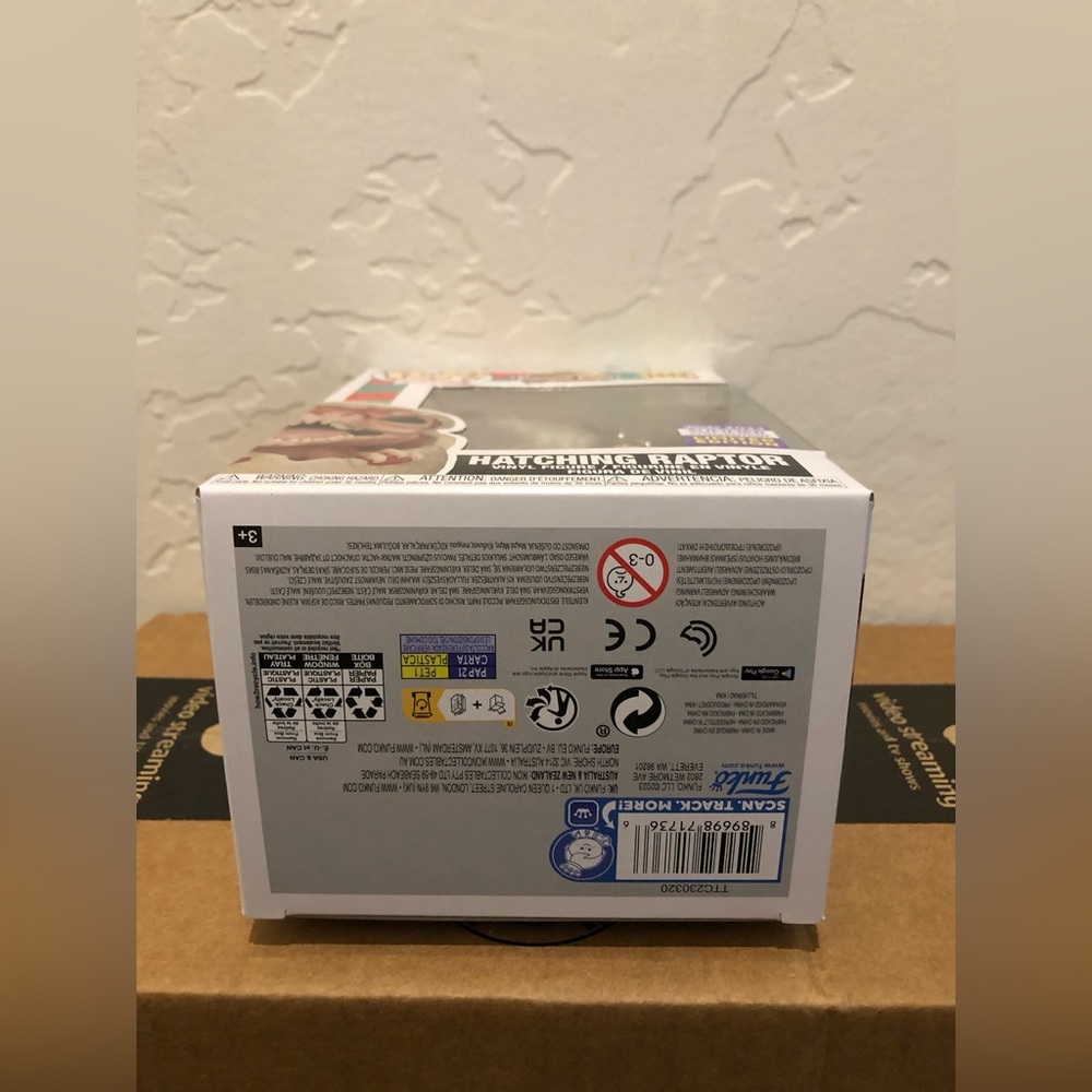 Funko Hatching Raptor shared sticker - Picture 5 of 6